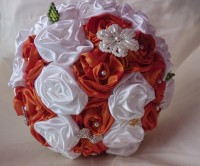 Ramo de Novia en Saten Primavera con apliques de perlas y cristal